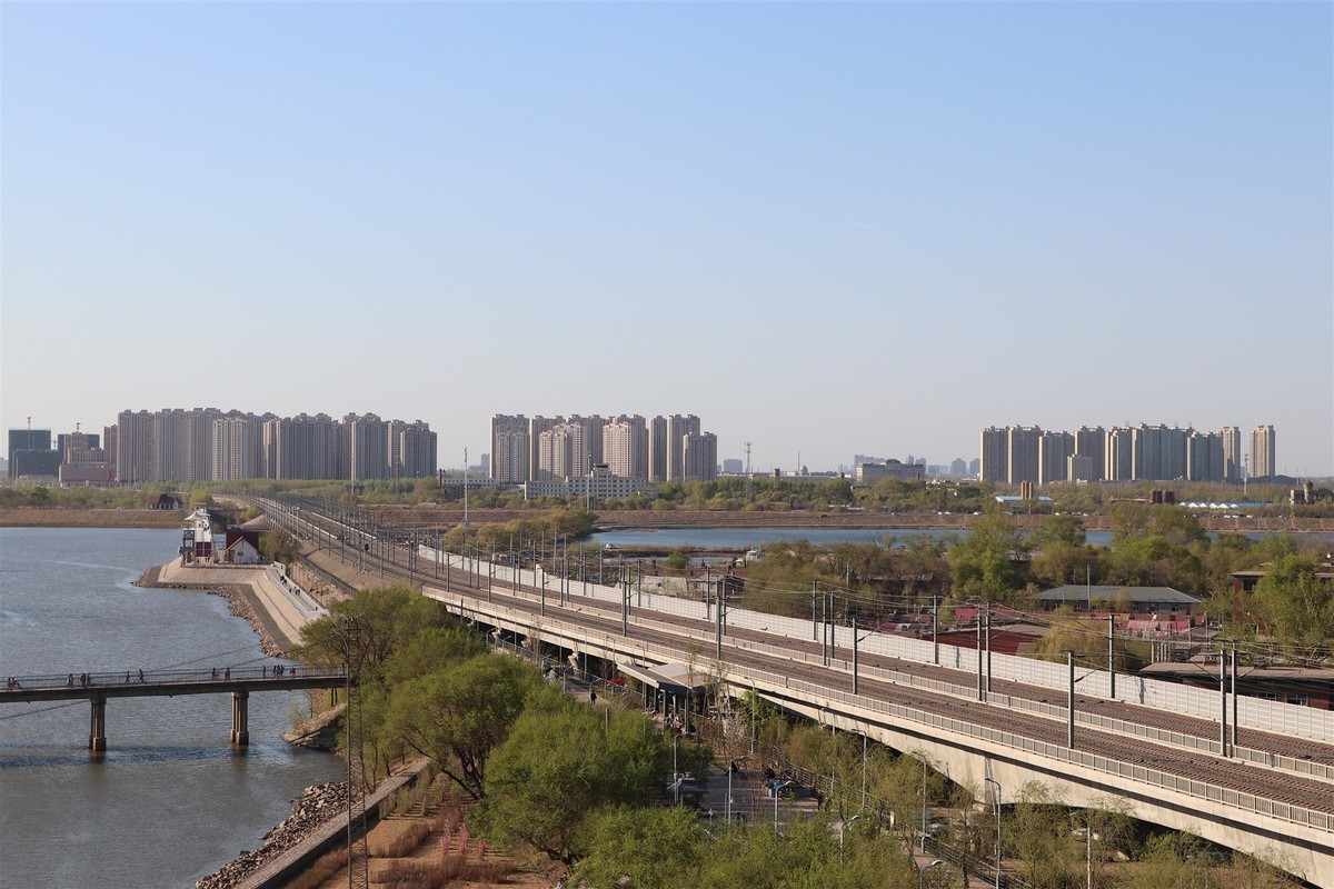 2019.5.2哈尔滨松花江南北两岸景色(39米高纪念塔上观景平台拍摄)