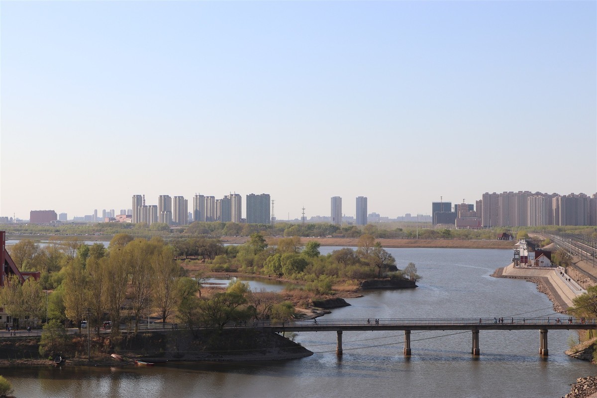 2019.5.2哈尔滨松花江南北两岸景色(39米高纪念塔上观景平台拍摄)