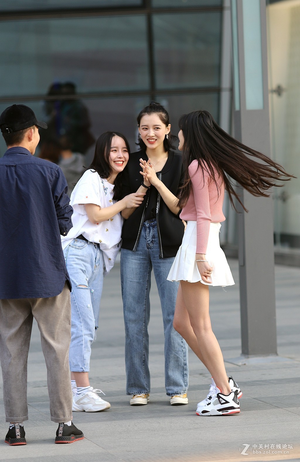 清明街拍小姐姐