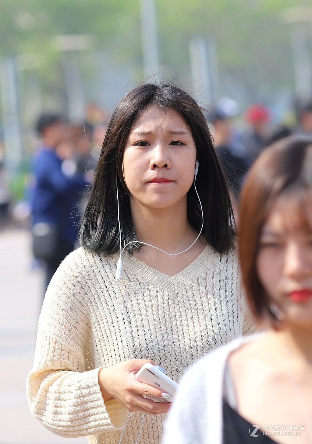 清明街拍小姐姐