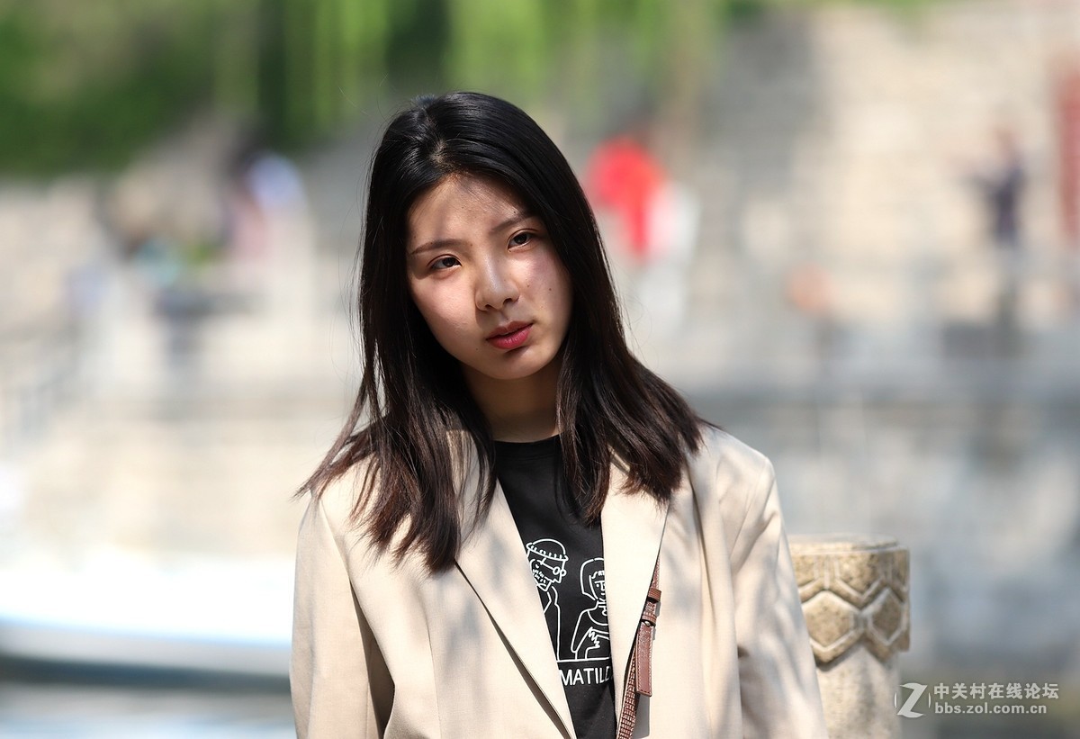 清明街拍小姐姐