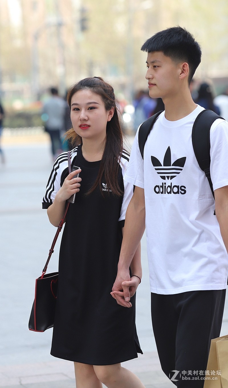 清明街拍小姐姐