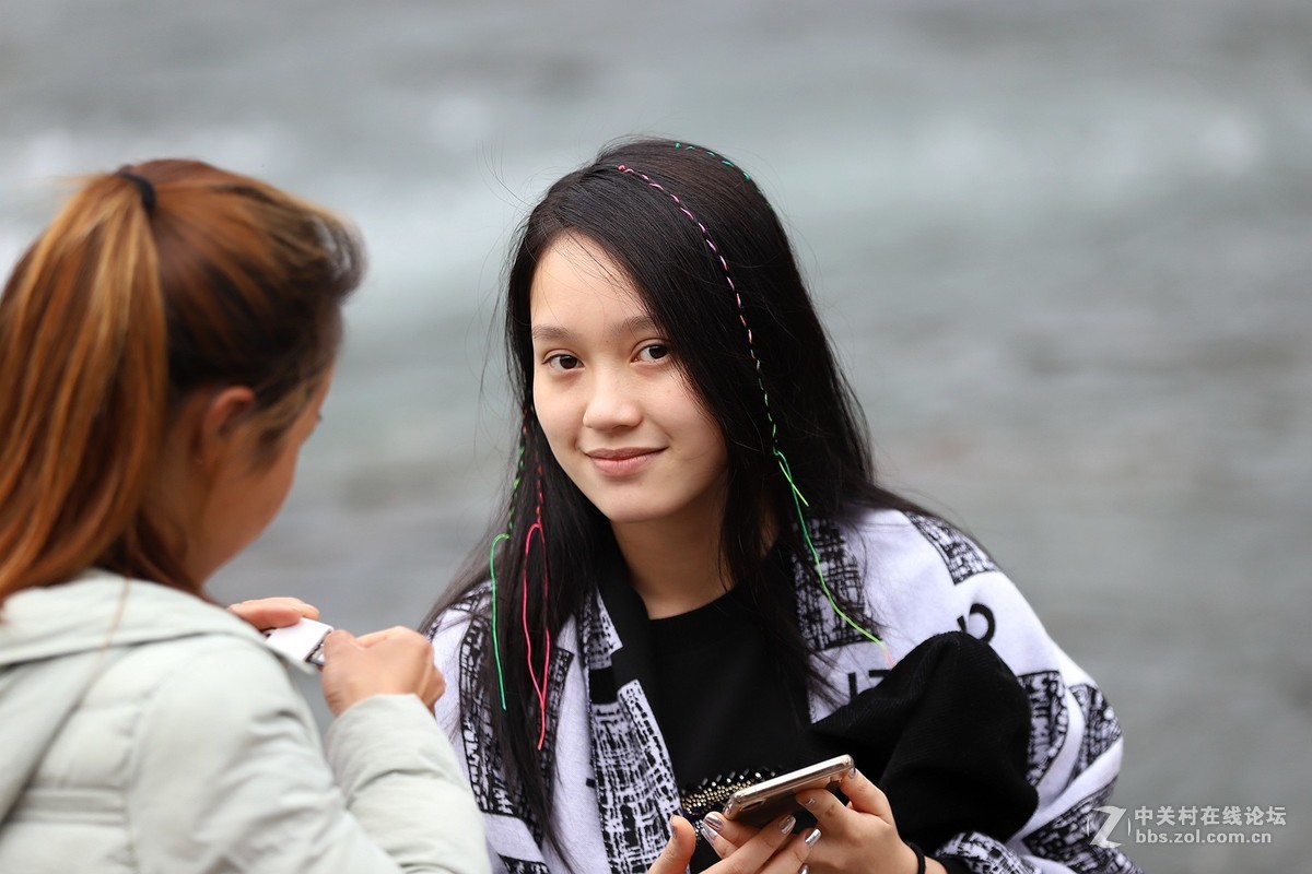 清明街拍小姐姐