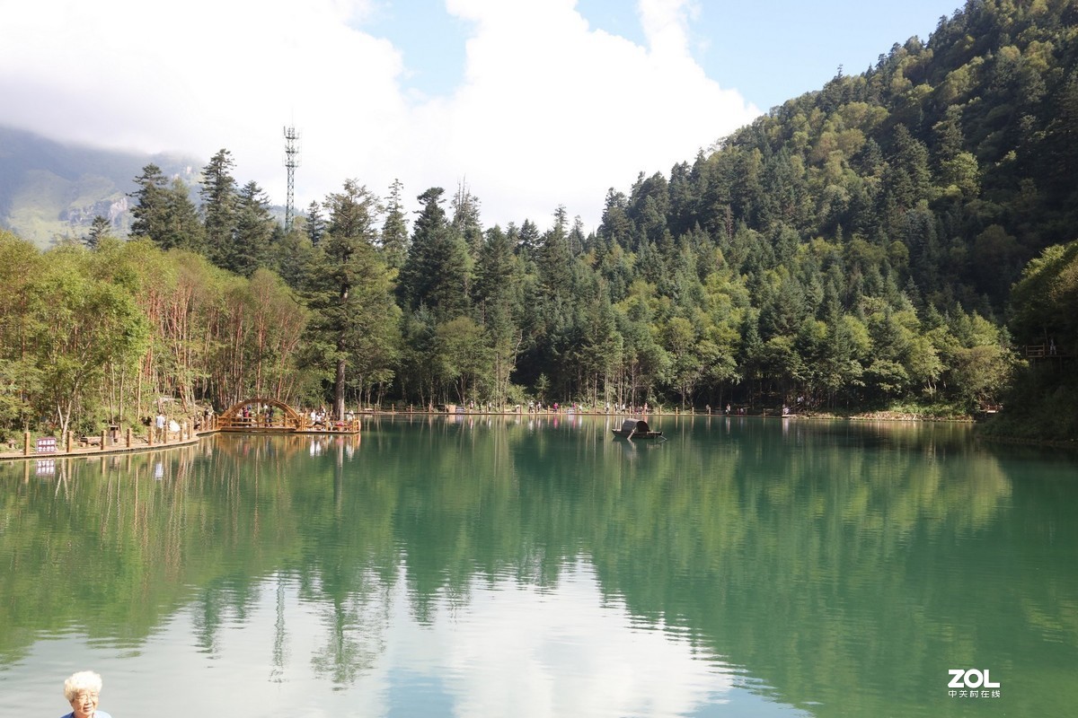 北疆高山一池