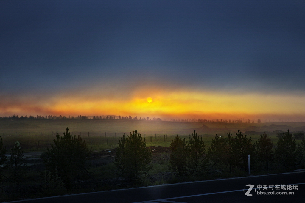 高速路上看日出
