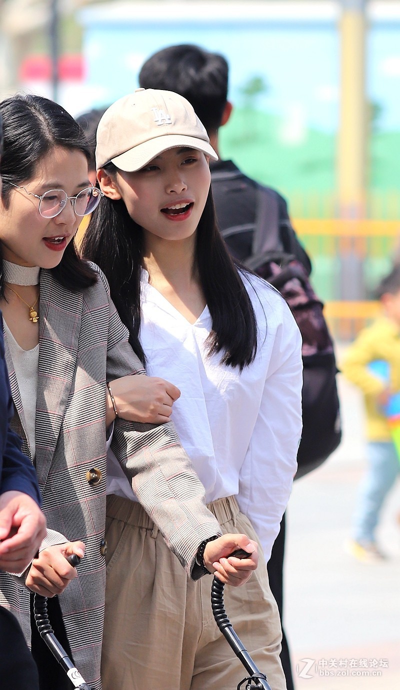 清明街拍小姐姐