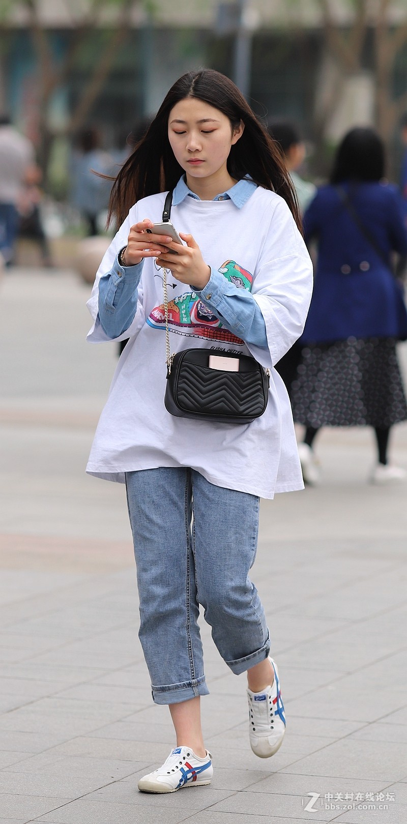 清明街拍小姐姐