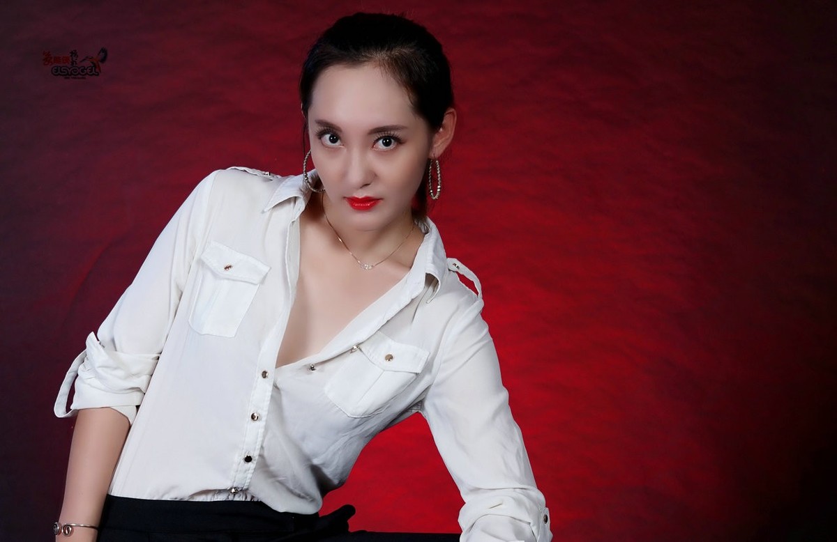 【男人装·酷女】---侯敏