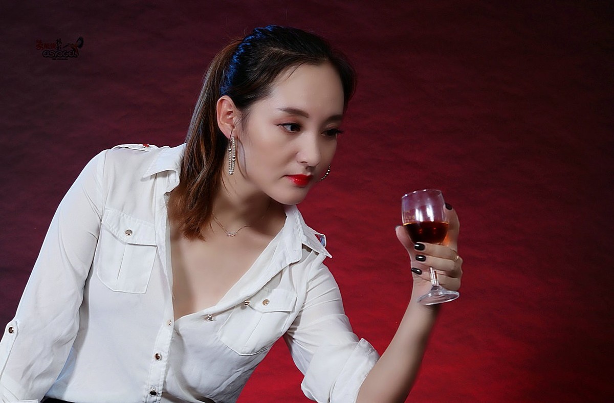 【男人装·酷女】---侯敏