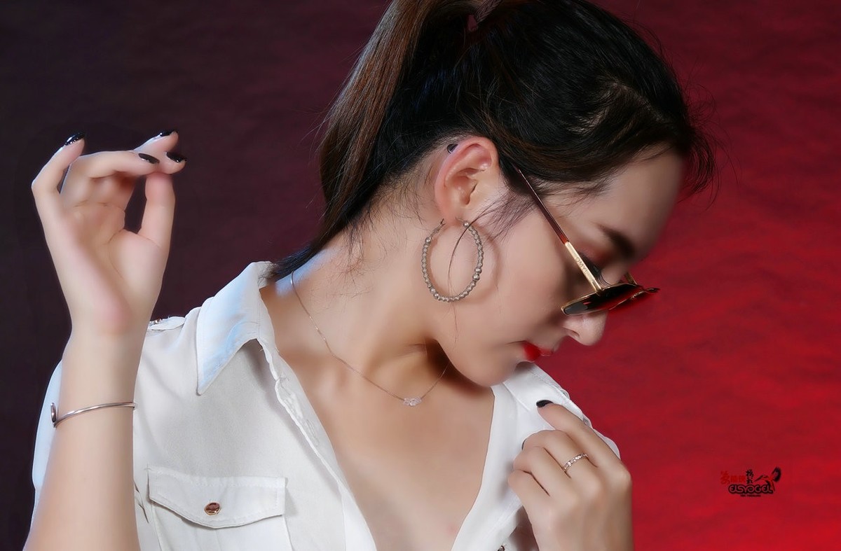 【男人装·酷女】---侯敏