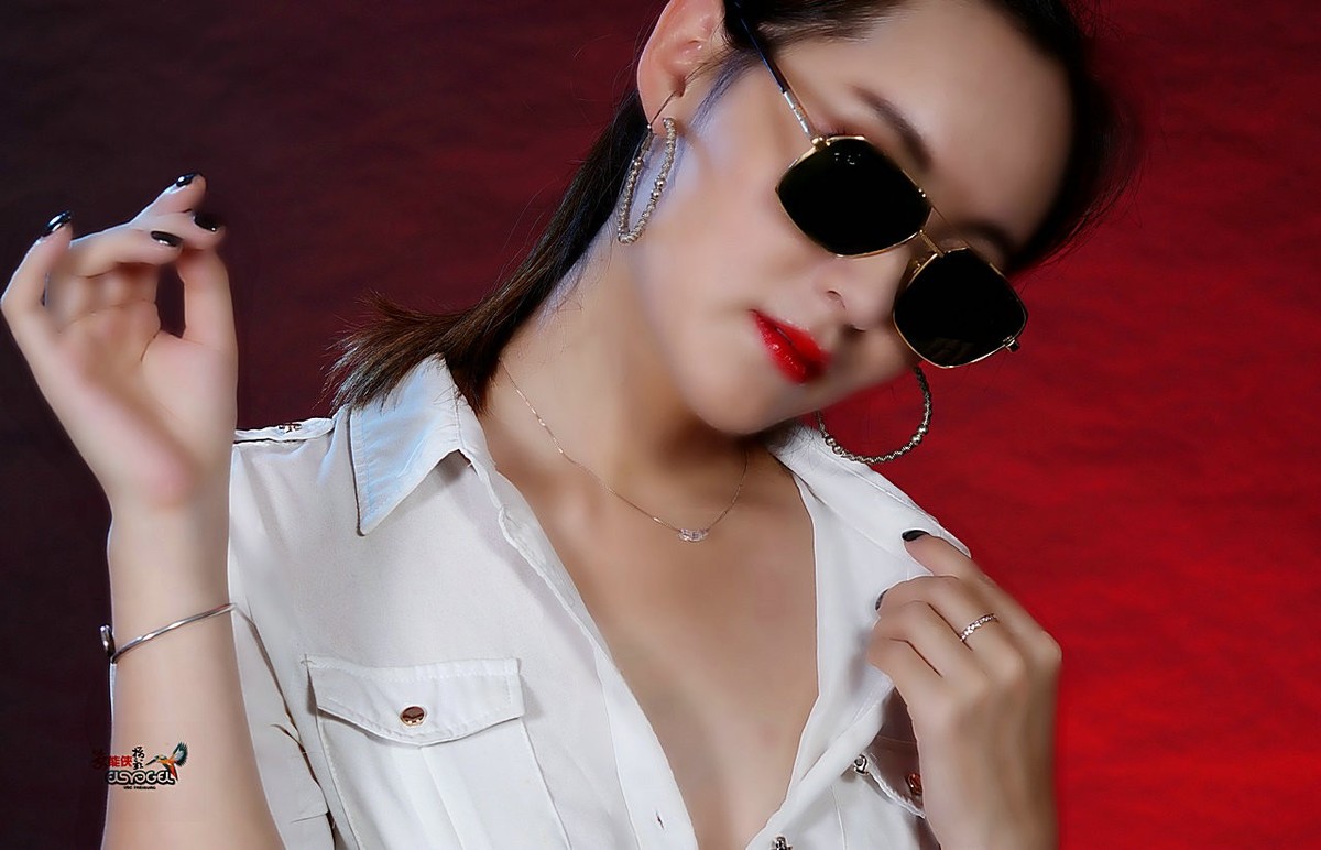 【男人装·酷女】---侯敏