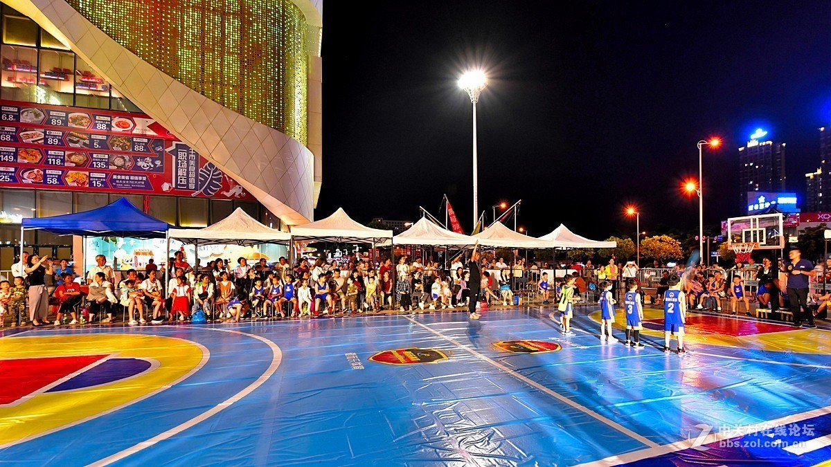 五一之夜色--超市外