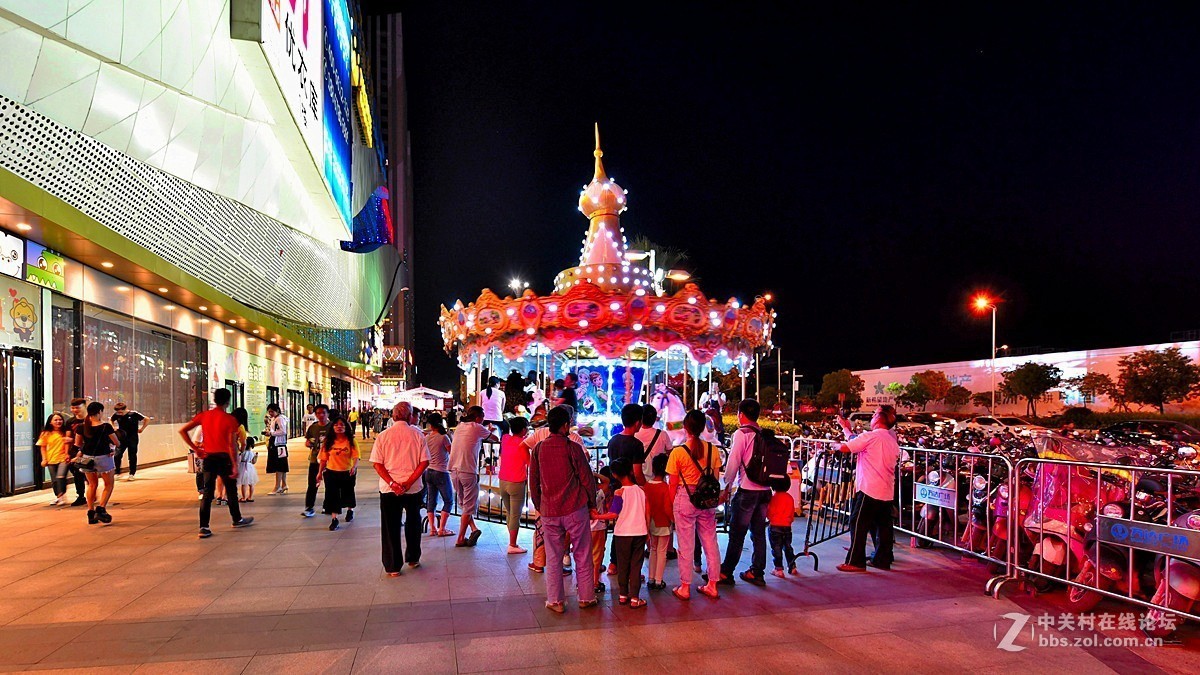 五一之夜色--超市外