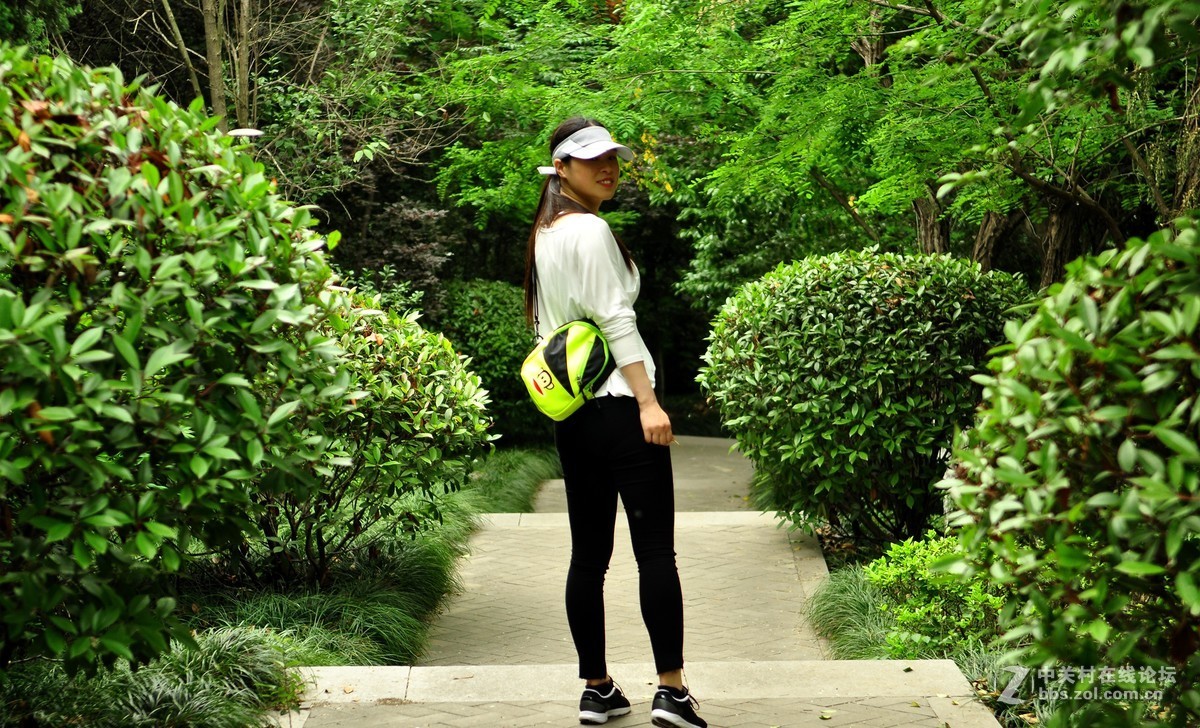 女儿生日，恰逢母亲节，公园随拍