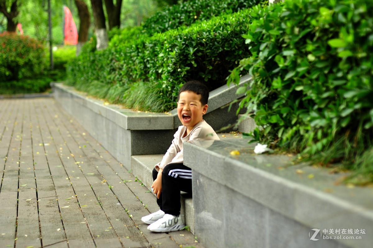 女儿生日，恰逢母亲节，公园随拍