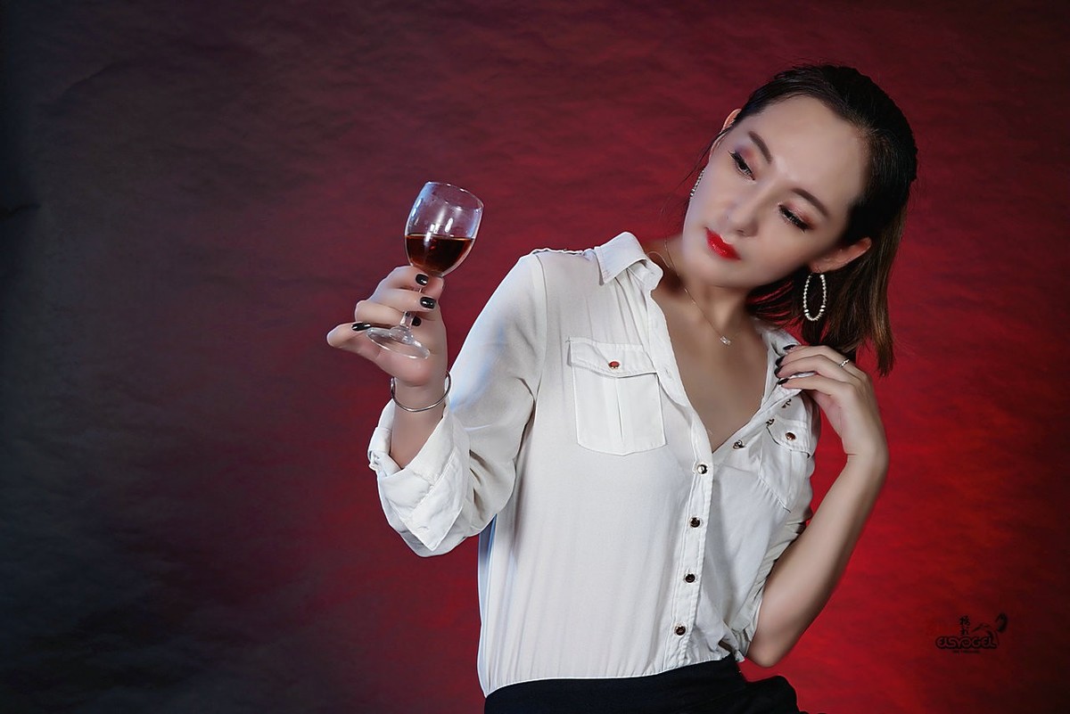 【男人装·酷女】---侯敏