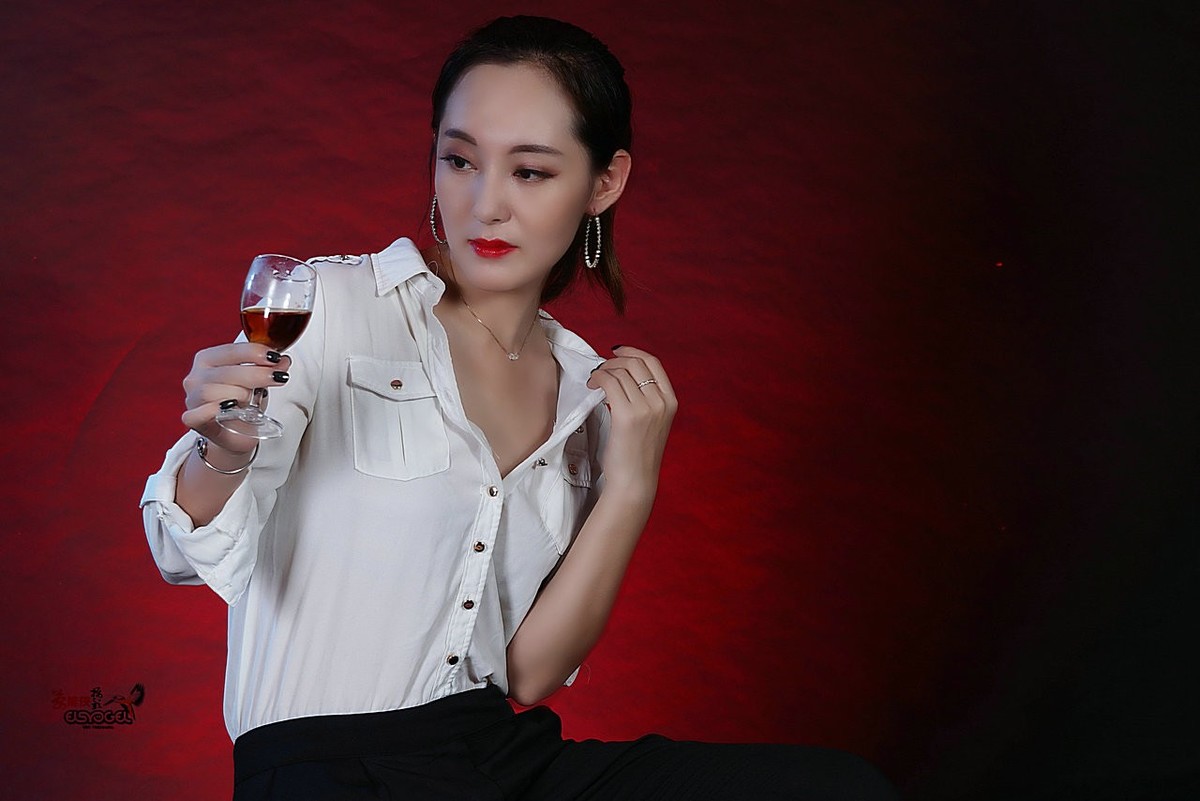 【男人装·酷女】---侯敏