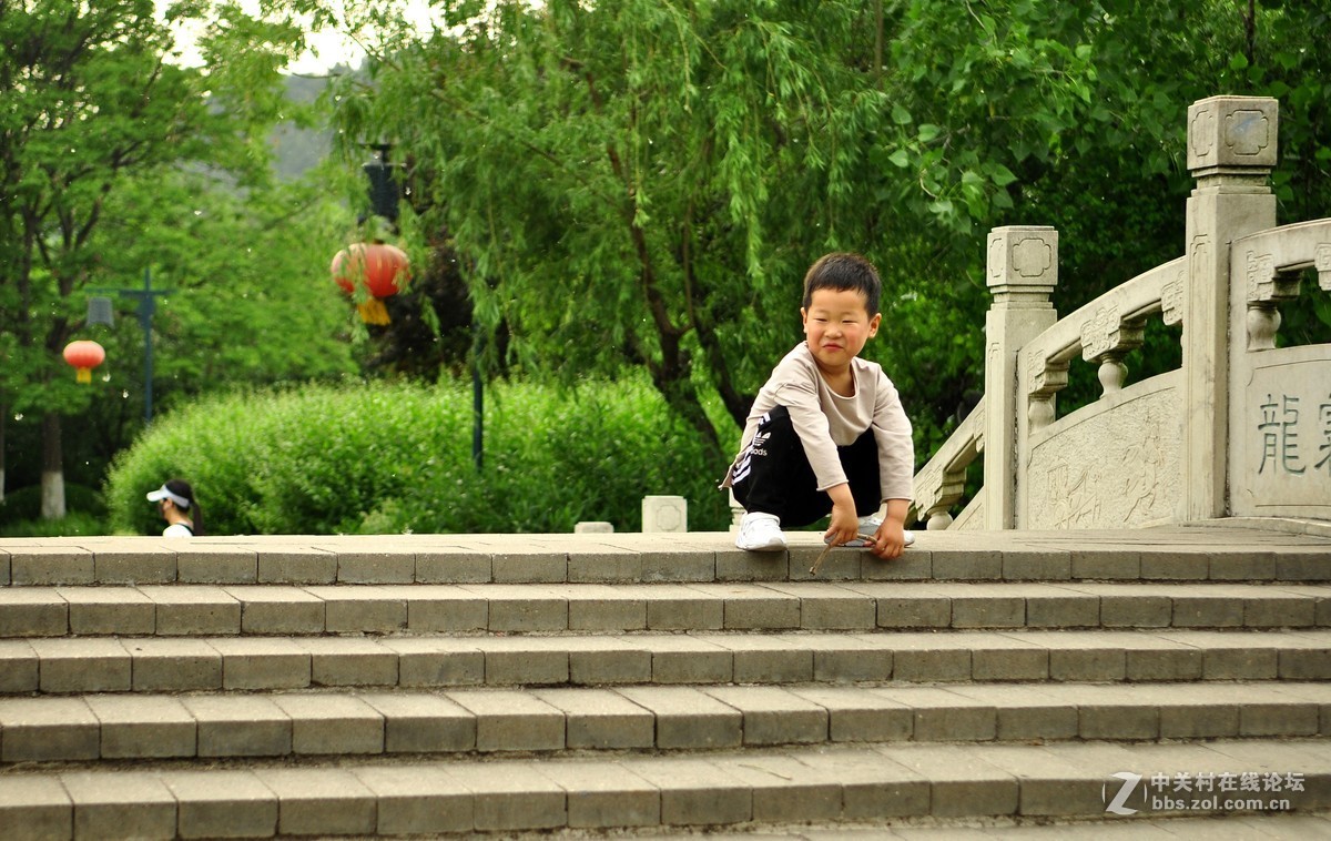 女儿生日，恰逢母亲节，公园随拍