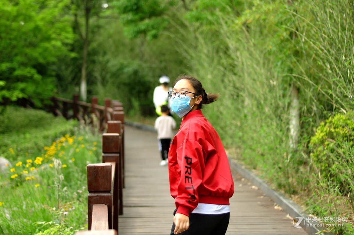 女儿生日，恰逢母亲节，公园随拍