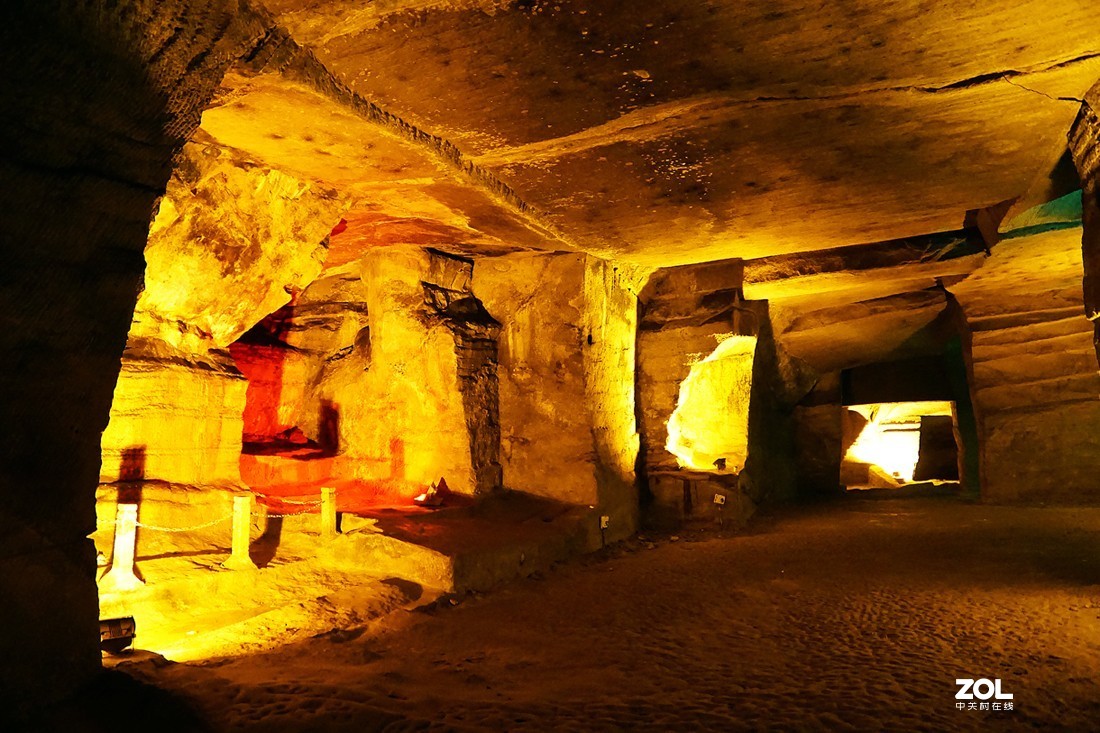 花山谜窟  2号石窟(二)