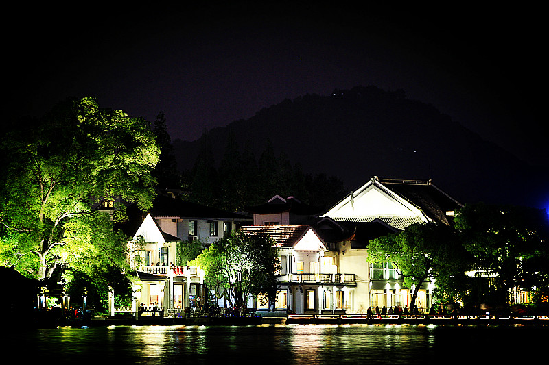 夜?西湖~~~~~~~~~~~~~~~~~~~~~~~
