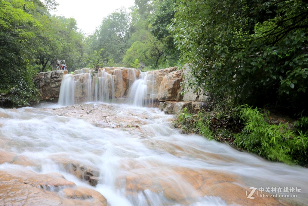 桃源涧暴布位于常熟市虞山北麓天大雨积水成暴布水流湍急蔚为壮观