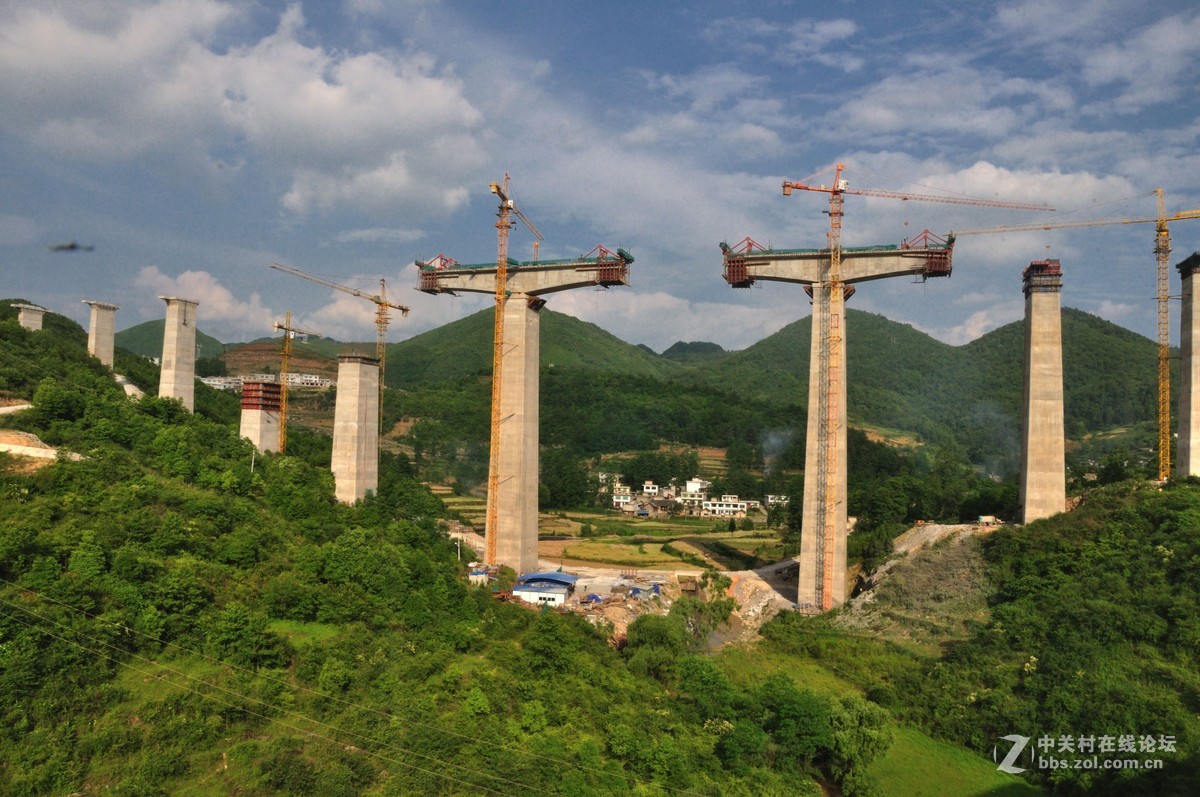 火车上拍摄---贵州山区