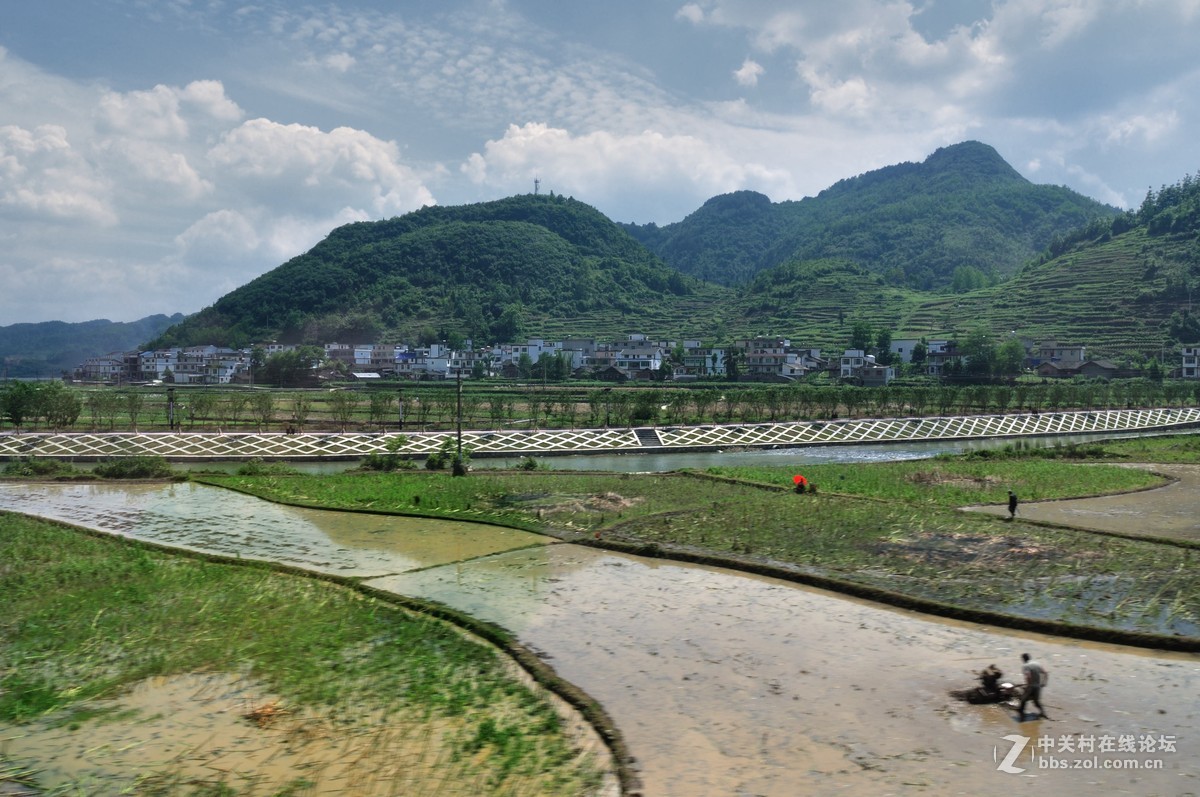 火车上拍摄---贵州山区