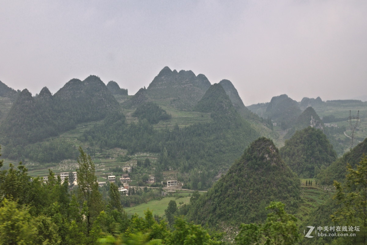 火车上拍摄---贵州山区