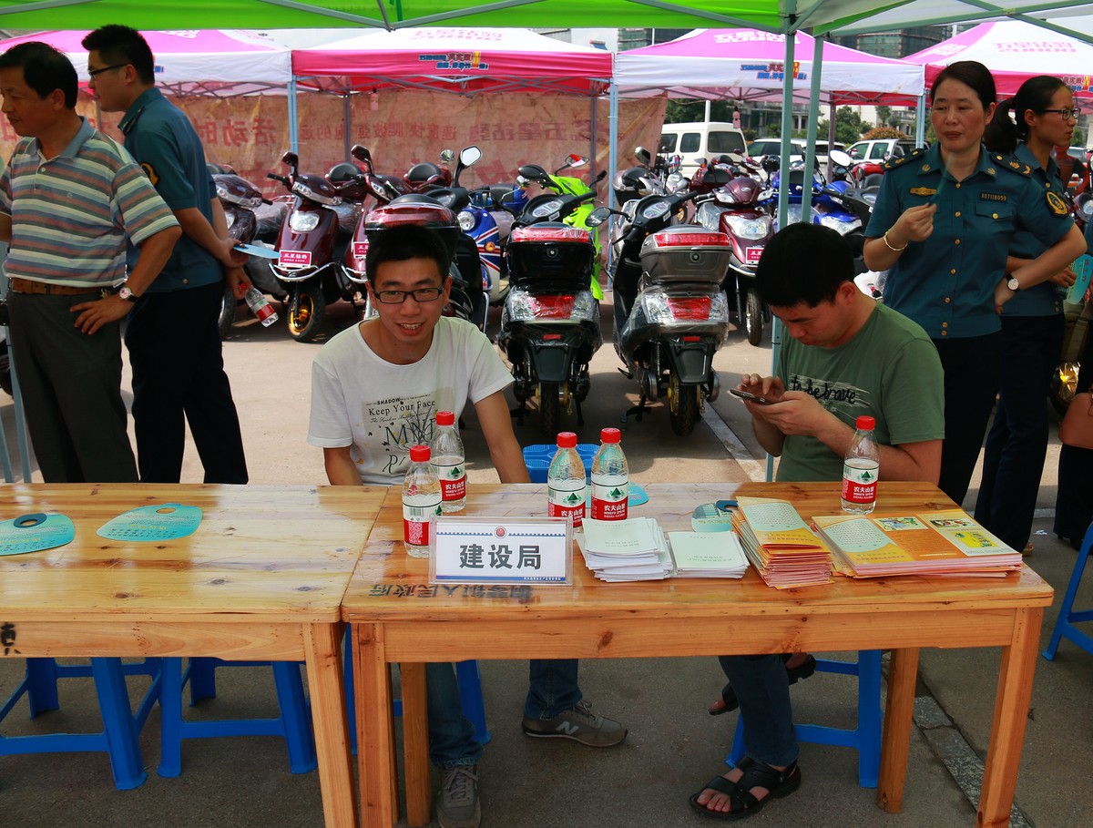 “安全生产宣传月”咨询日活动现场随拍