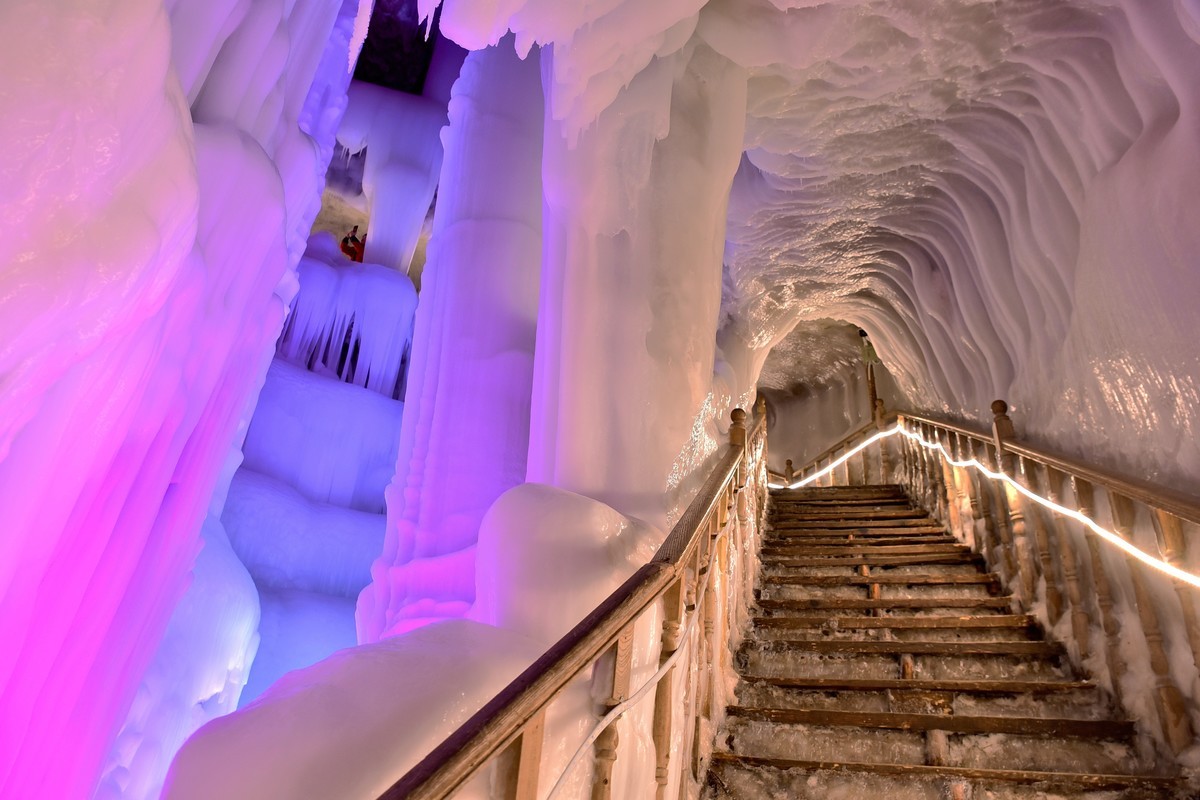 山西宁武县春景洼村
