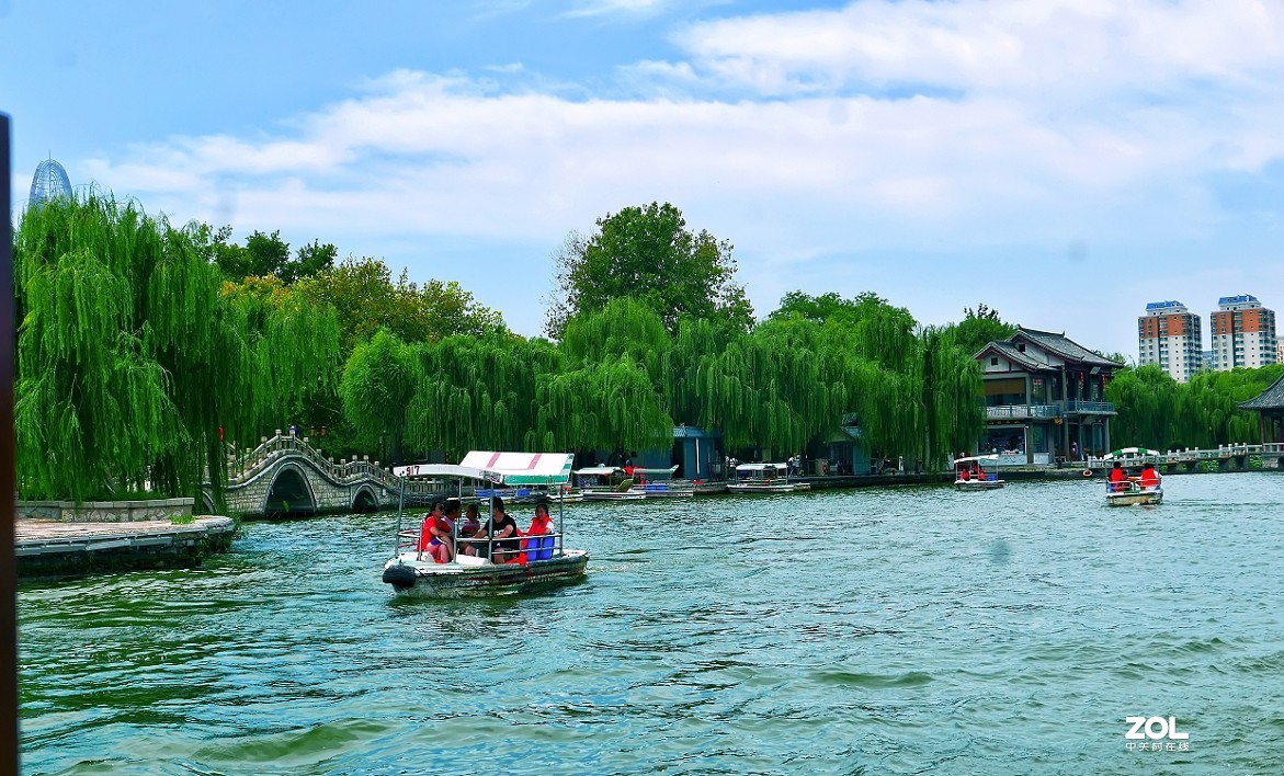 请假帖,最近要去北欧溜达溜达大概十几天,上一贴《济南小景》去签证时随拍的!