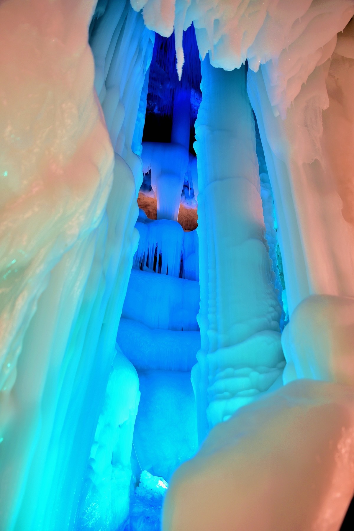 山西宁武县春景洼村