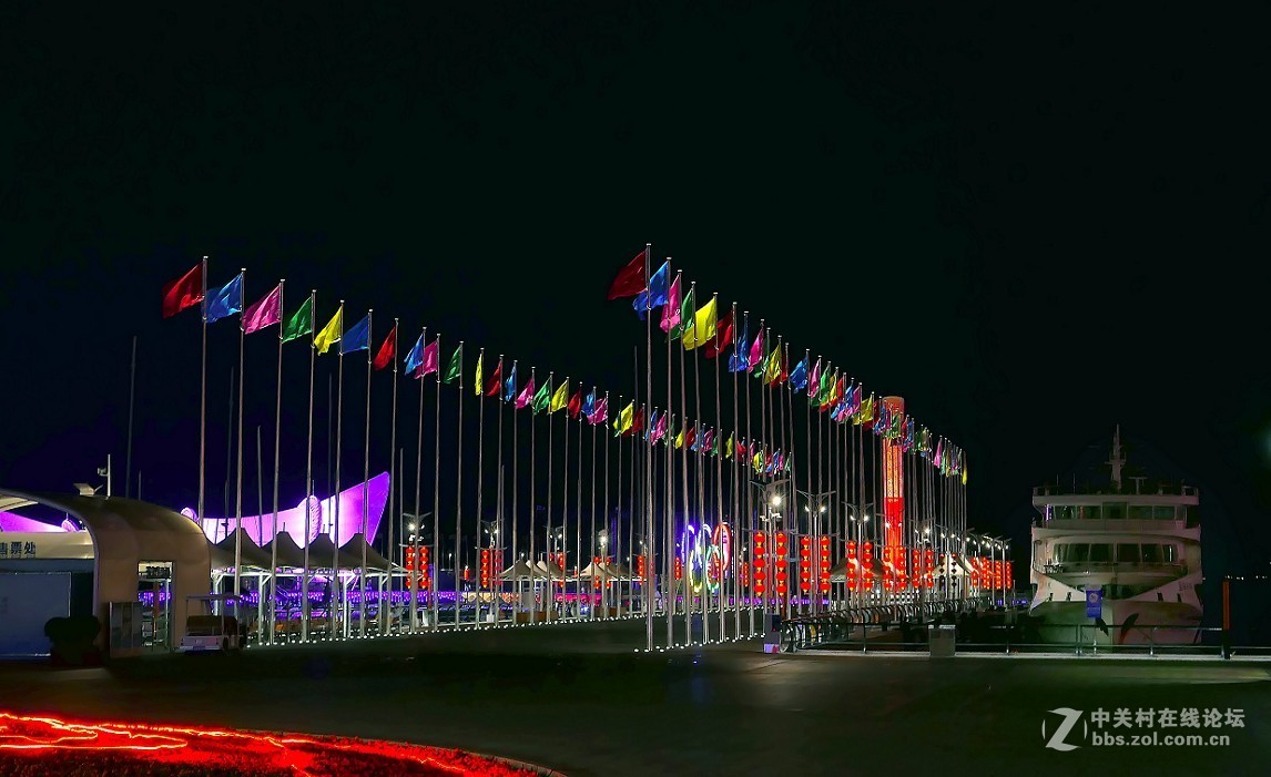 《青岛五四广场夜景》随便说个拍夜景的最佳时机，这点很重要，直接影响到图的美观