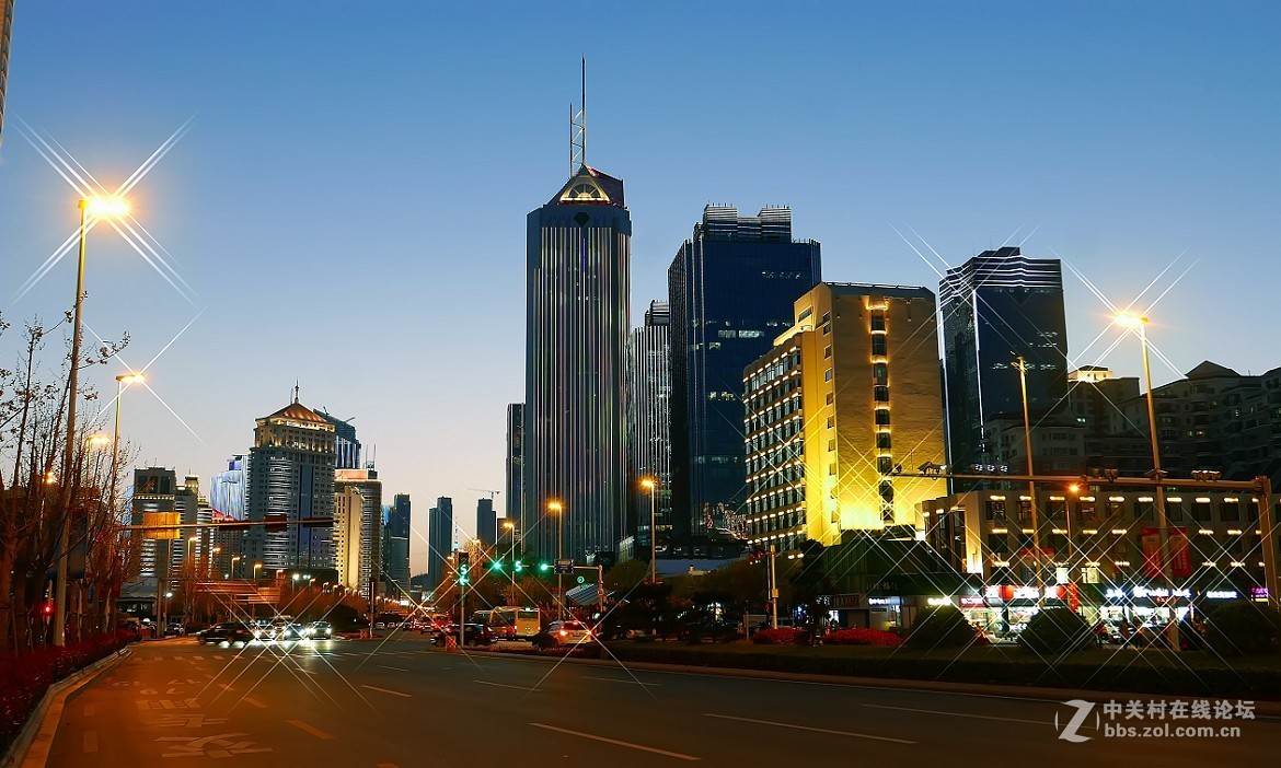 《青岛五四广场夜景》随便说个拍夜景的最佳时机，这点很重要，直接影响到图的美观