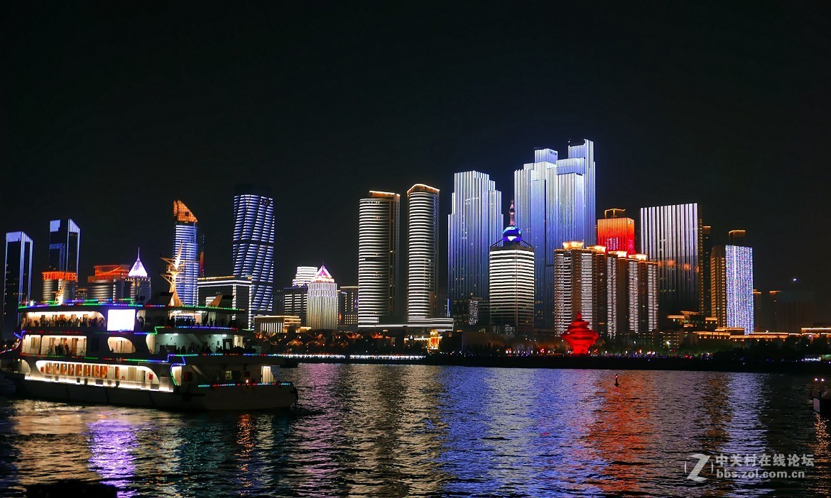 《青岛五四广场夜景》随便说个拍夜景的最佳时机，这点很重要，直接影响到图的美观