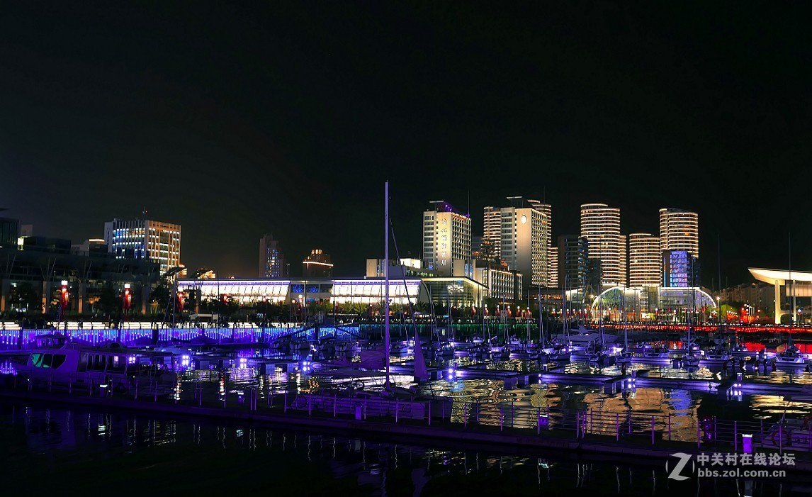 《青岛五四广场夜景》随便说个拍夜景的最佳时机，这点很重要，直接影响到图的美观