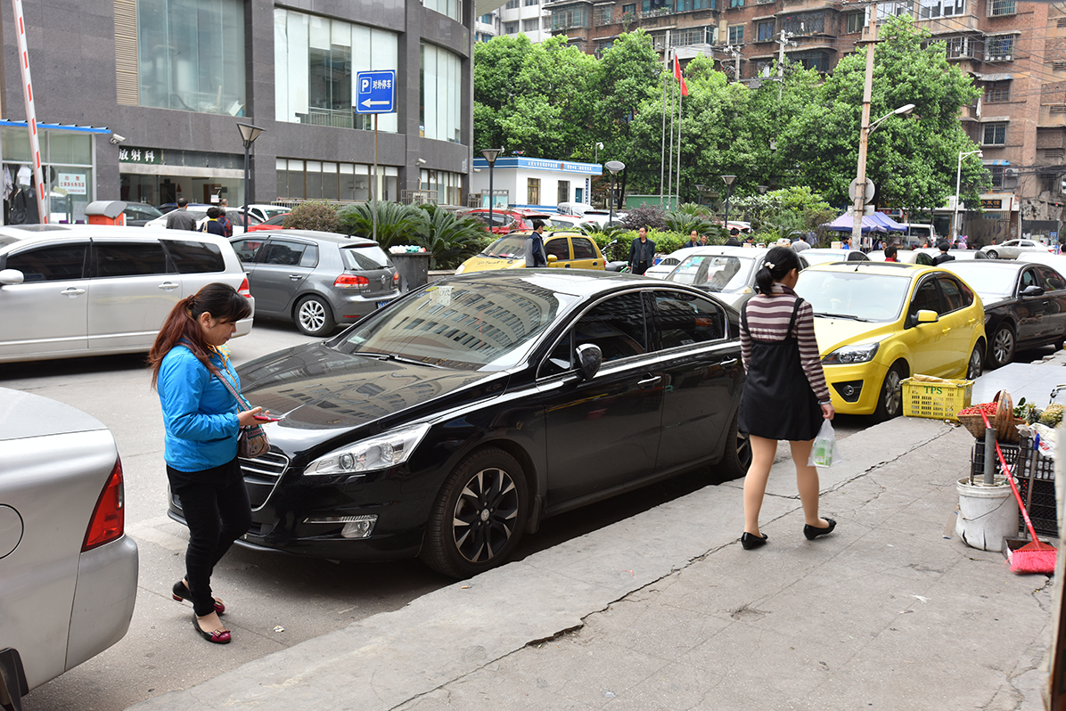 有一片是尼康头、其余是蔡司拍的，看得出来吗？