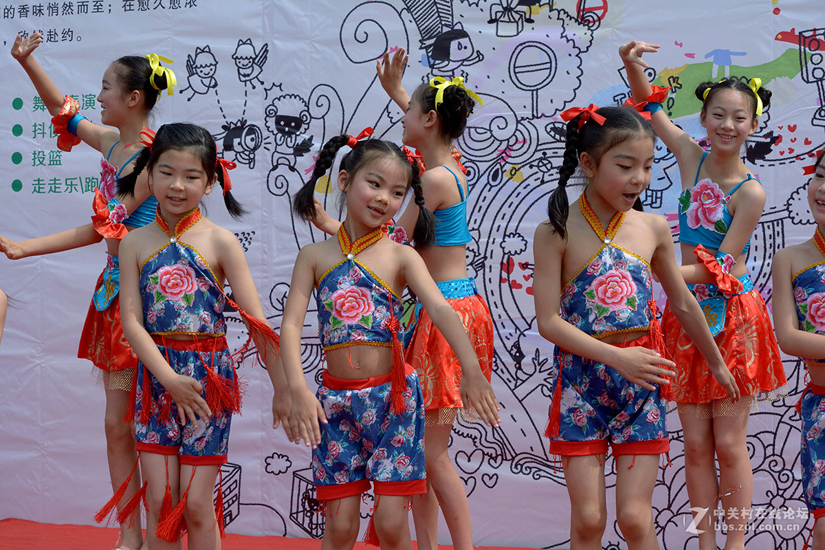 小区儿童节舞台表演