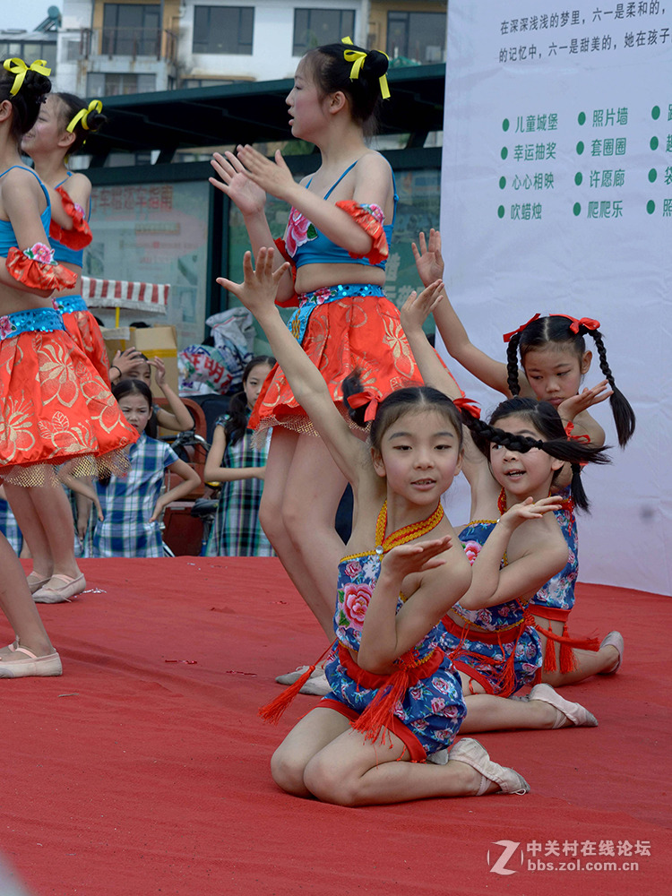 小区儿童节舞台表演