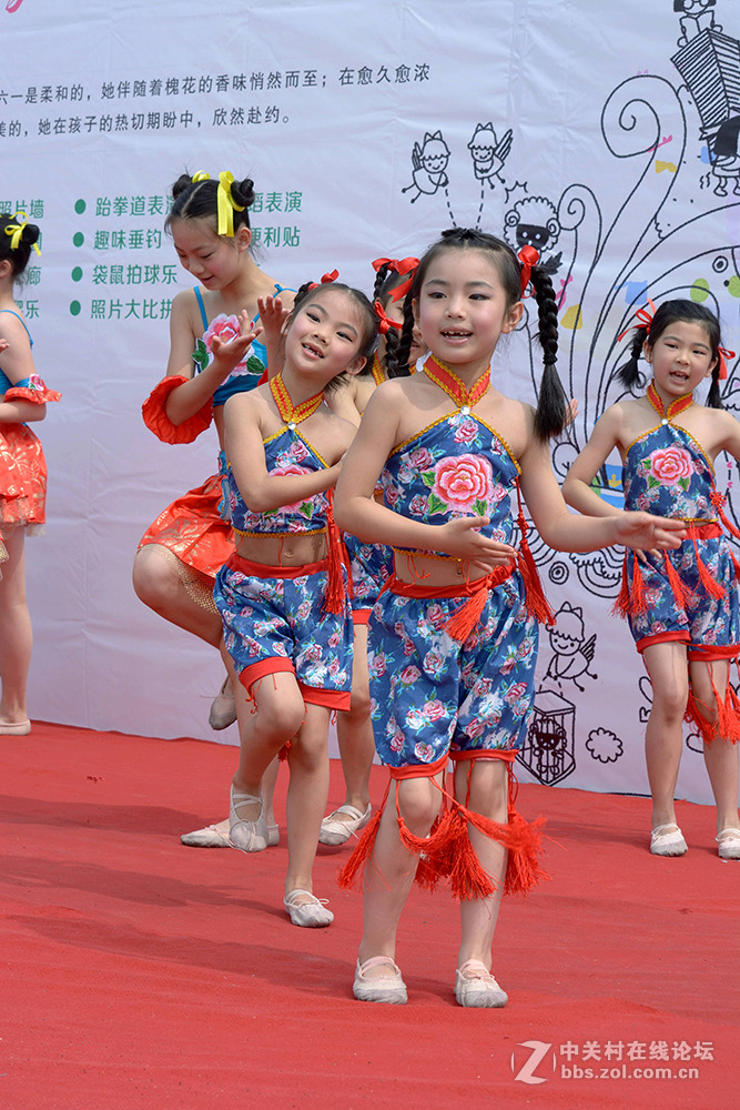 小区儿童节舞台表演