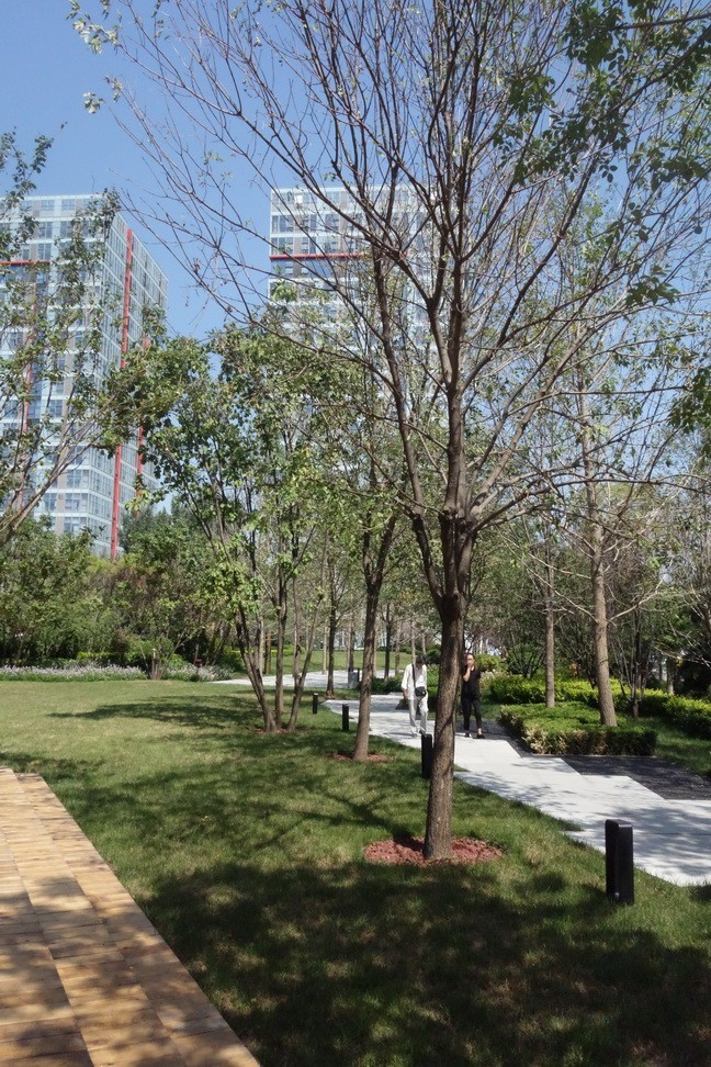 2019-08-25 一南一北看了两个售楼处