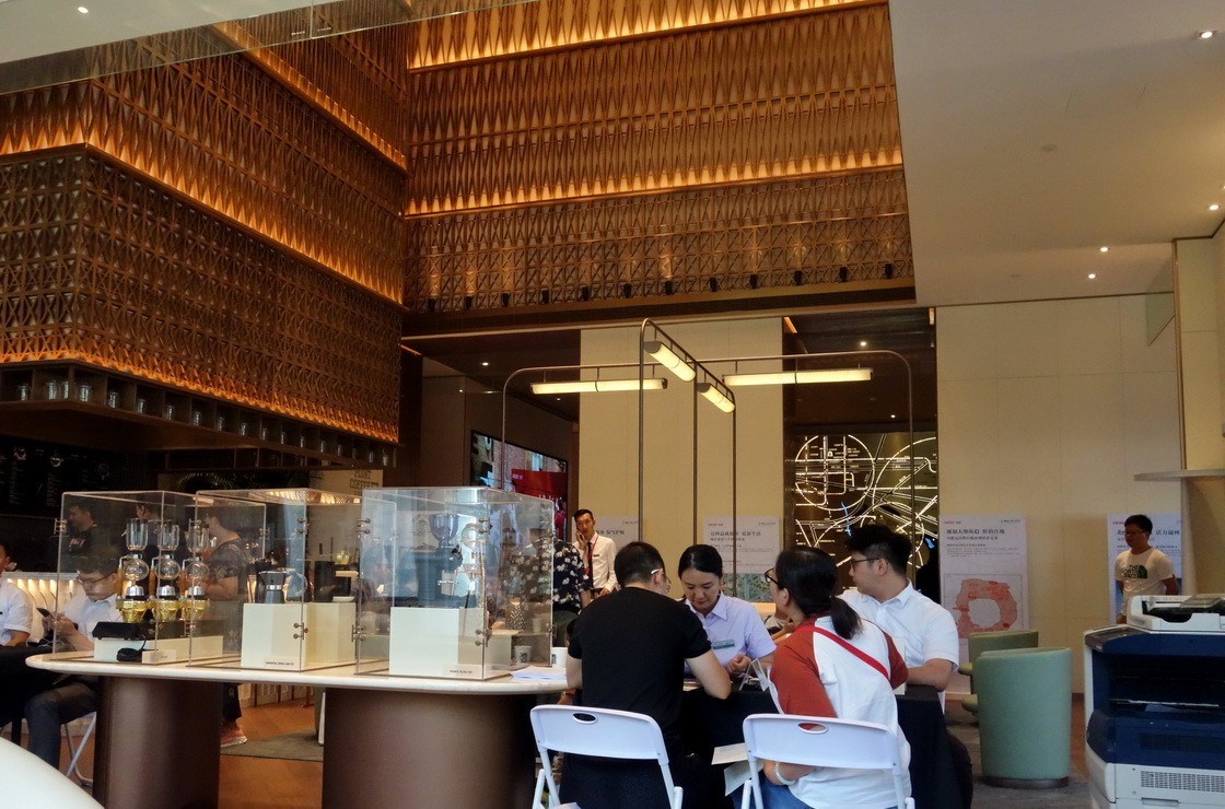 2019-08-25 一南一北看了两个售楼处