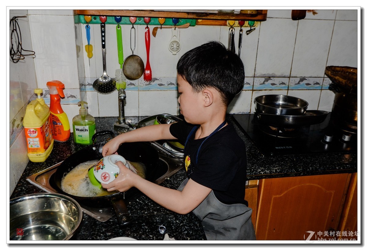 我家小帅----做家务掙钱买玩具