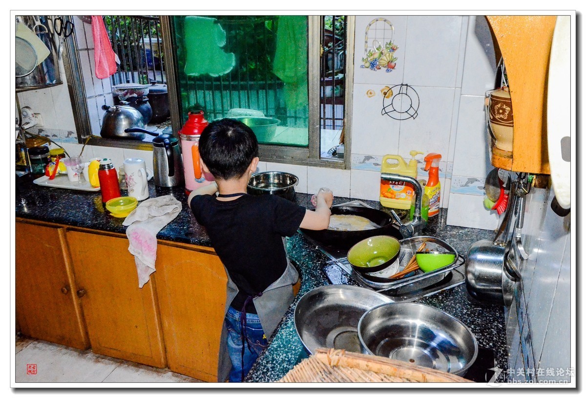 我家小帅----做家务掙钱买玩具