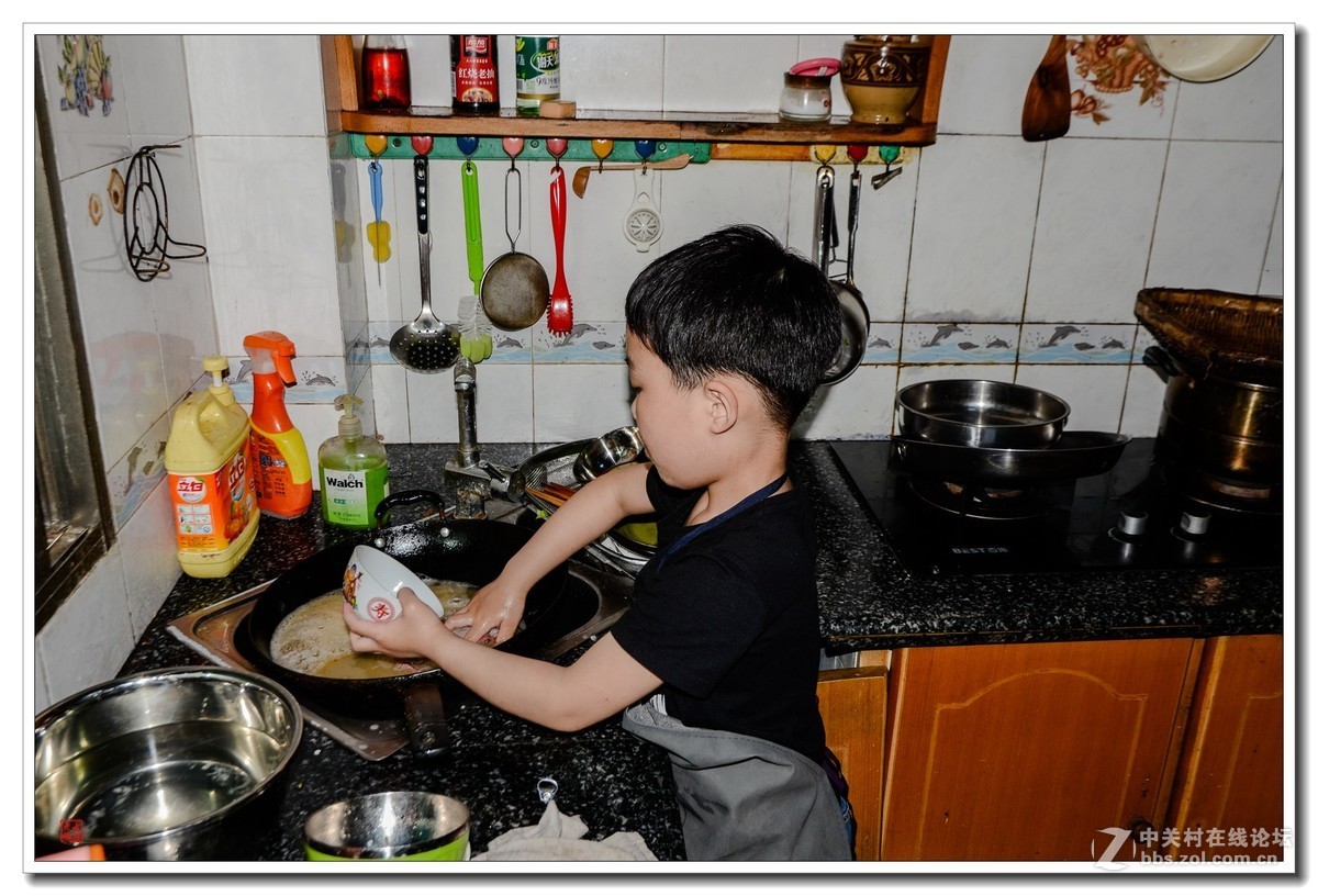 我家小帅----做家务掙钱买玩具