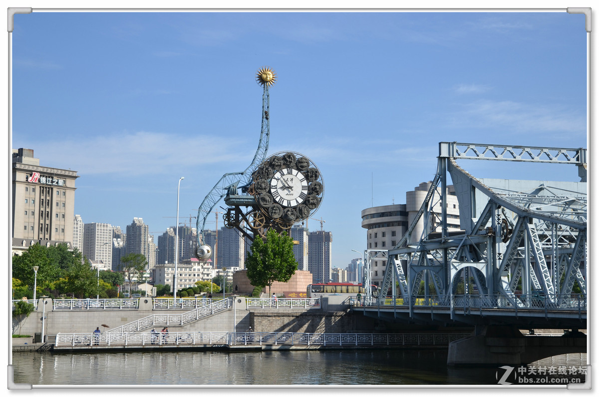 天津街景海河广场