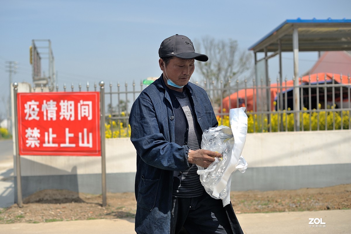 炸爆米花的老头