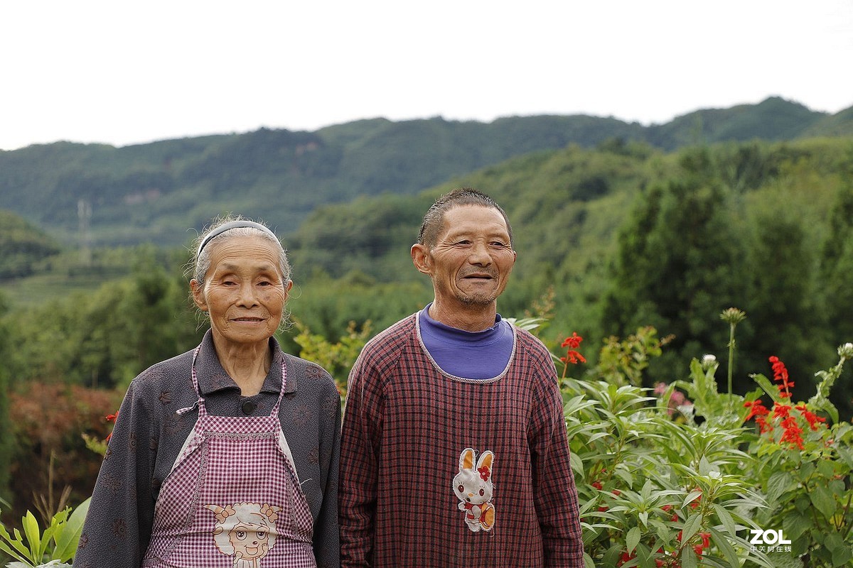 俺给老农们留个影