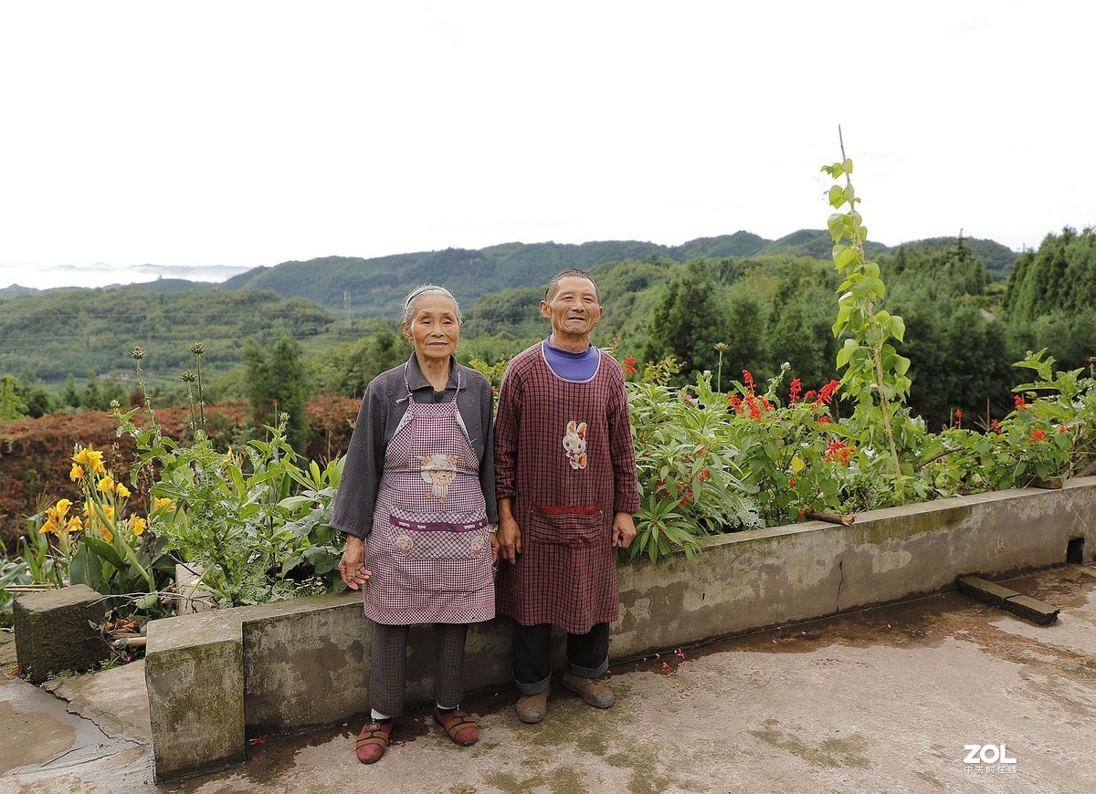 俺给老农们留个影